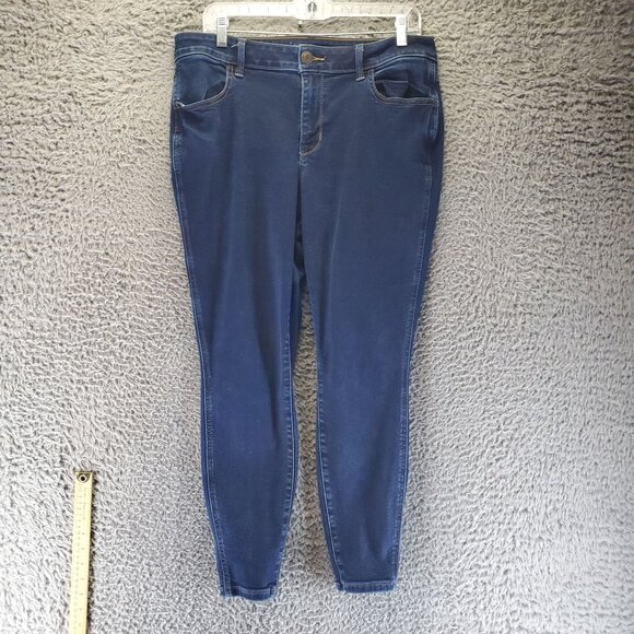 Maurices Jeans Women’s Size Large Short Blue M Jeans Stretch Denim Skinny - Picture 1 of 12